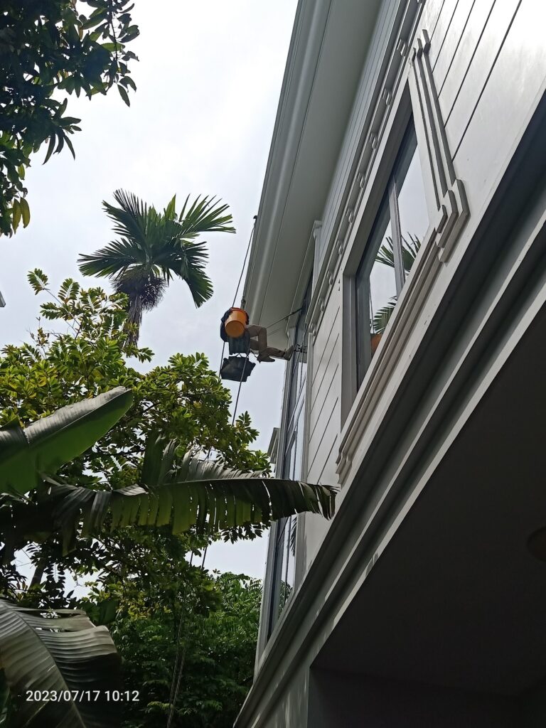 Abseil cleaning painting & repair
