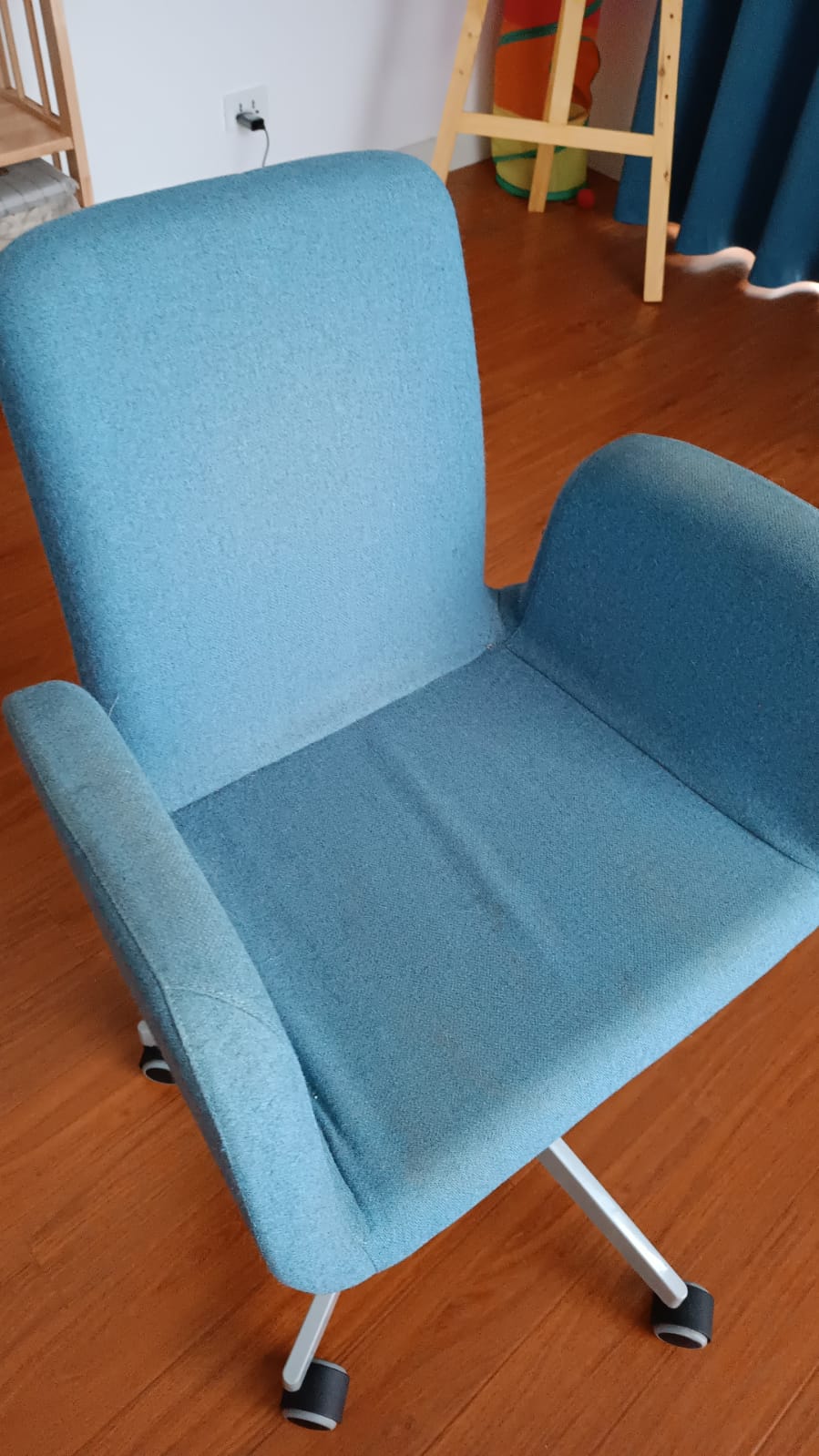 Upholstery steam cleaning