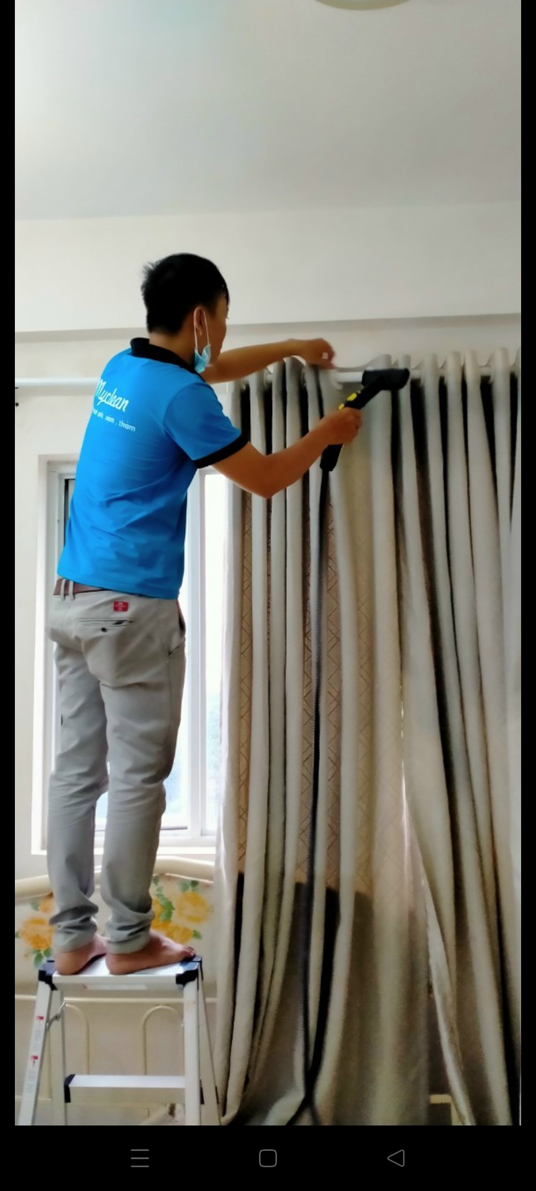 Curtain vacuuming