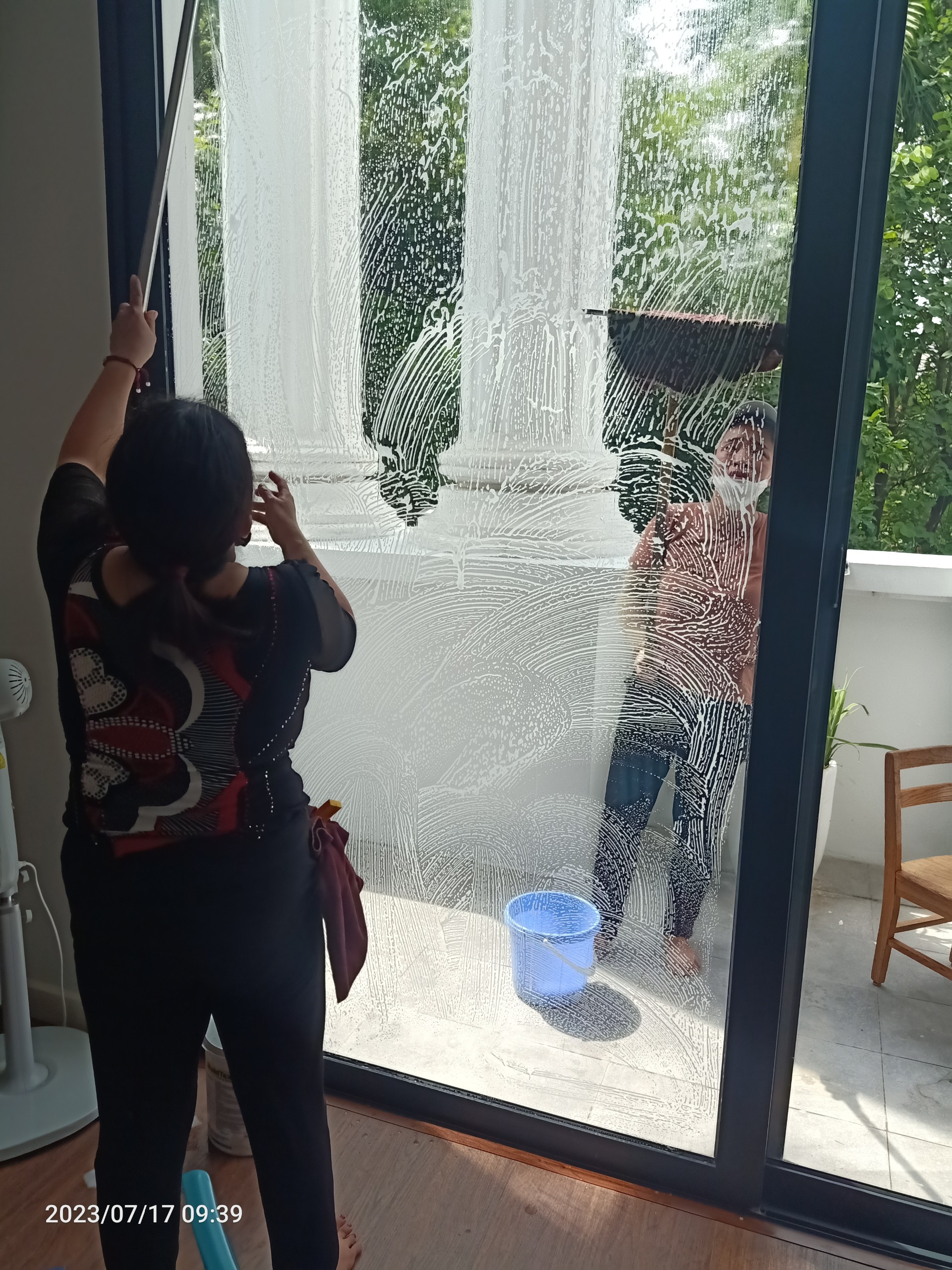 Glass door/ window cleaning
