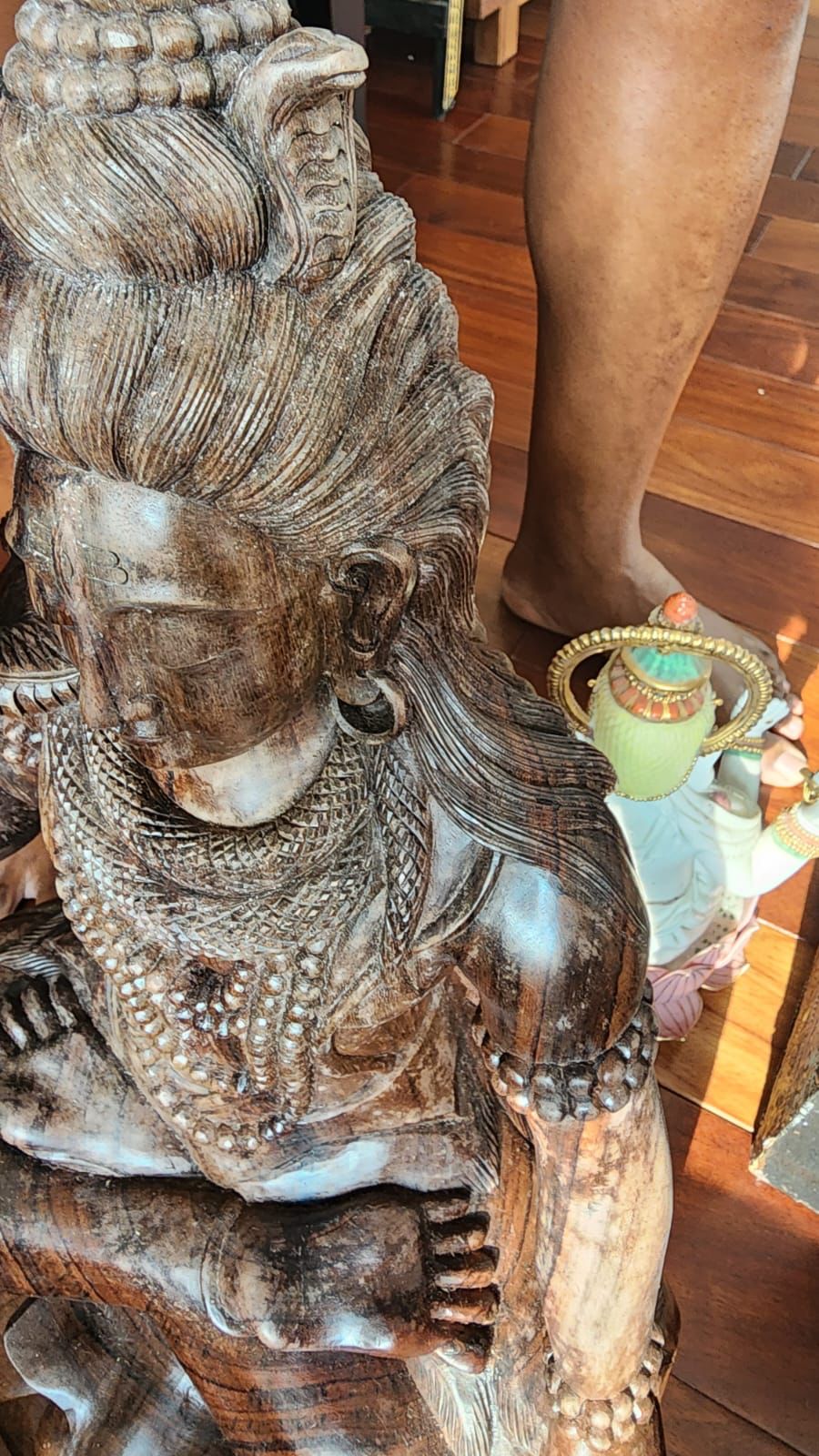 Wooden statue repair and polishing