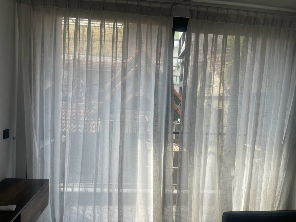 Curtain steam cleaning