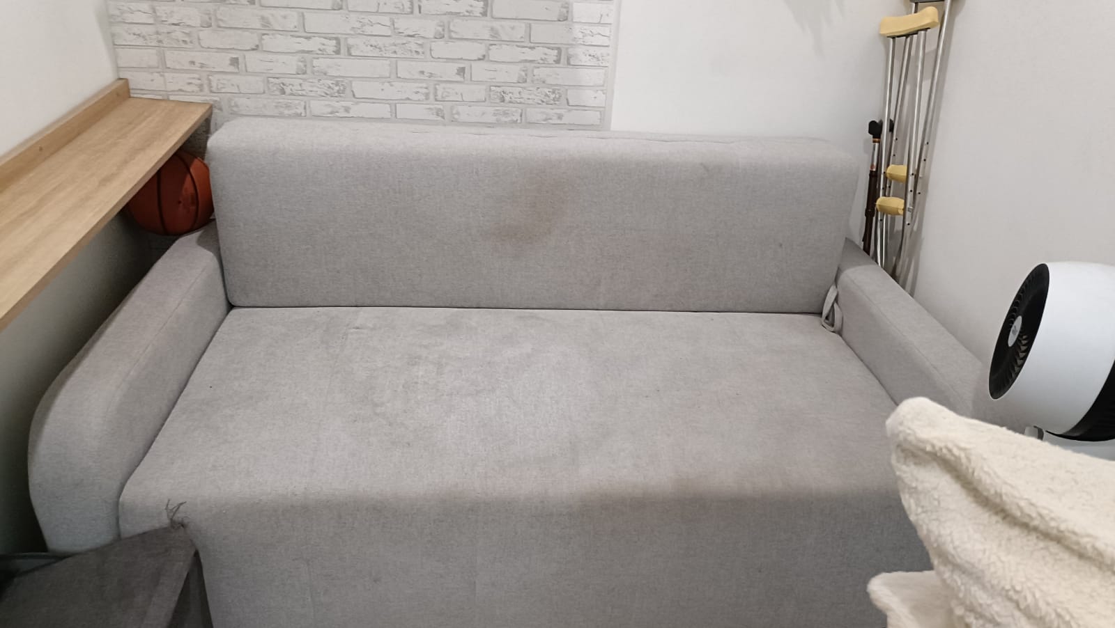 Upholstery steam cleaning