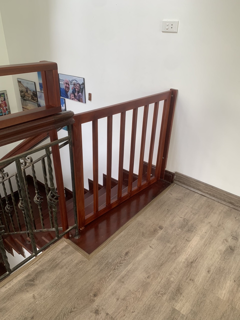 Customized stair gate and extended banister