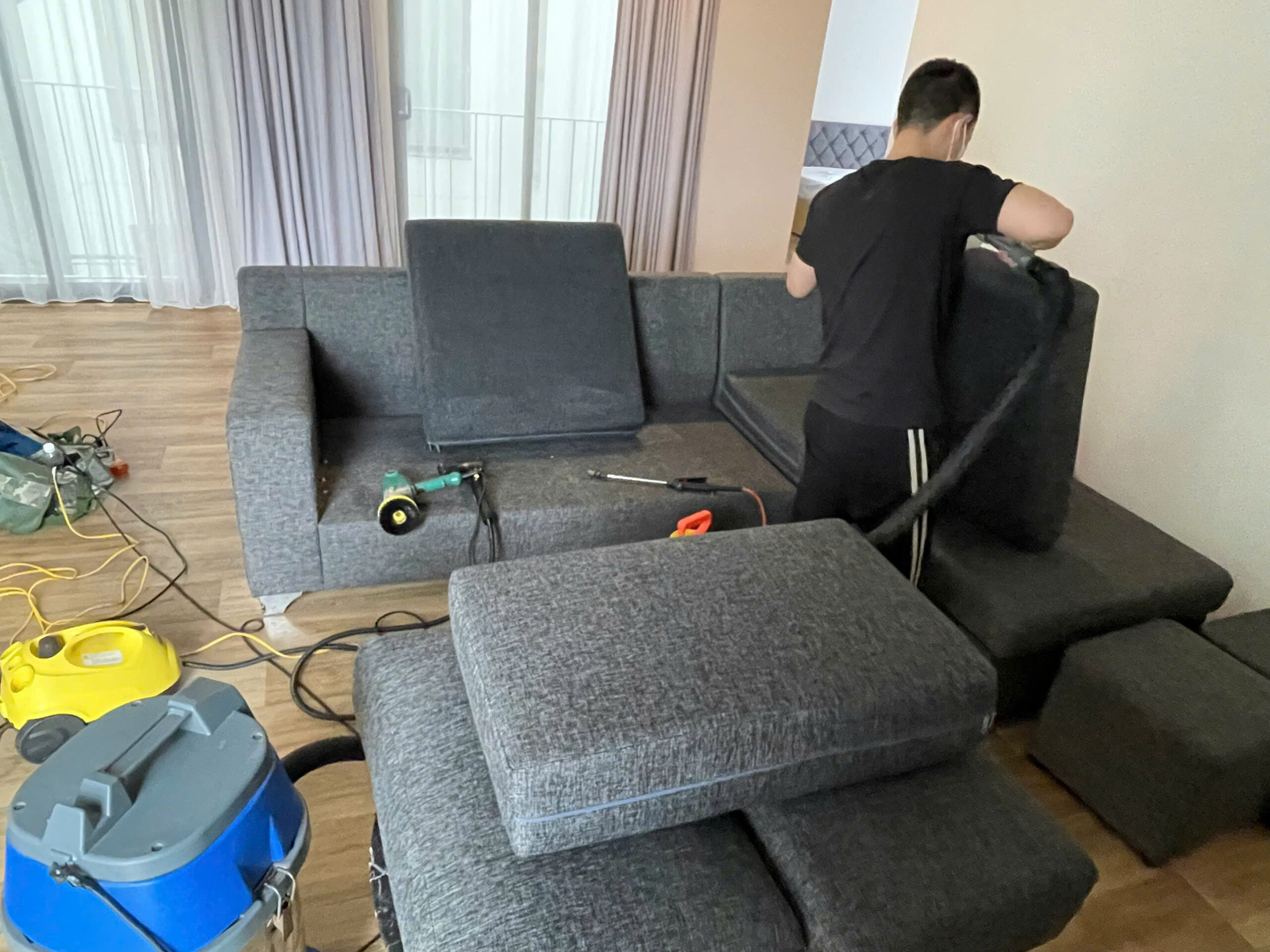 Sofa-steam-cleaning