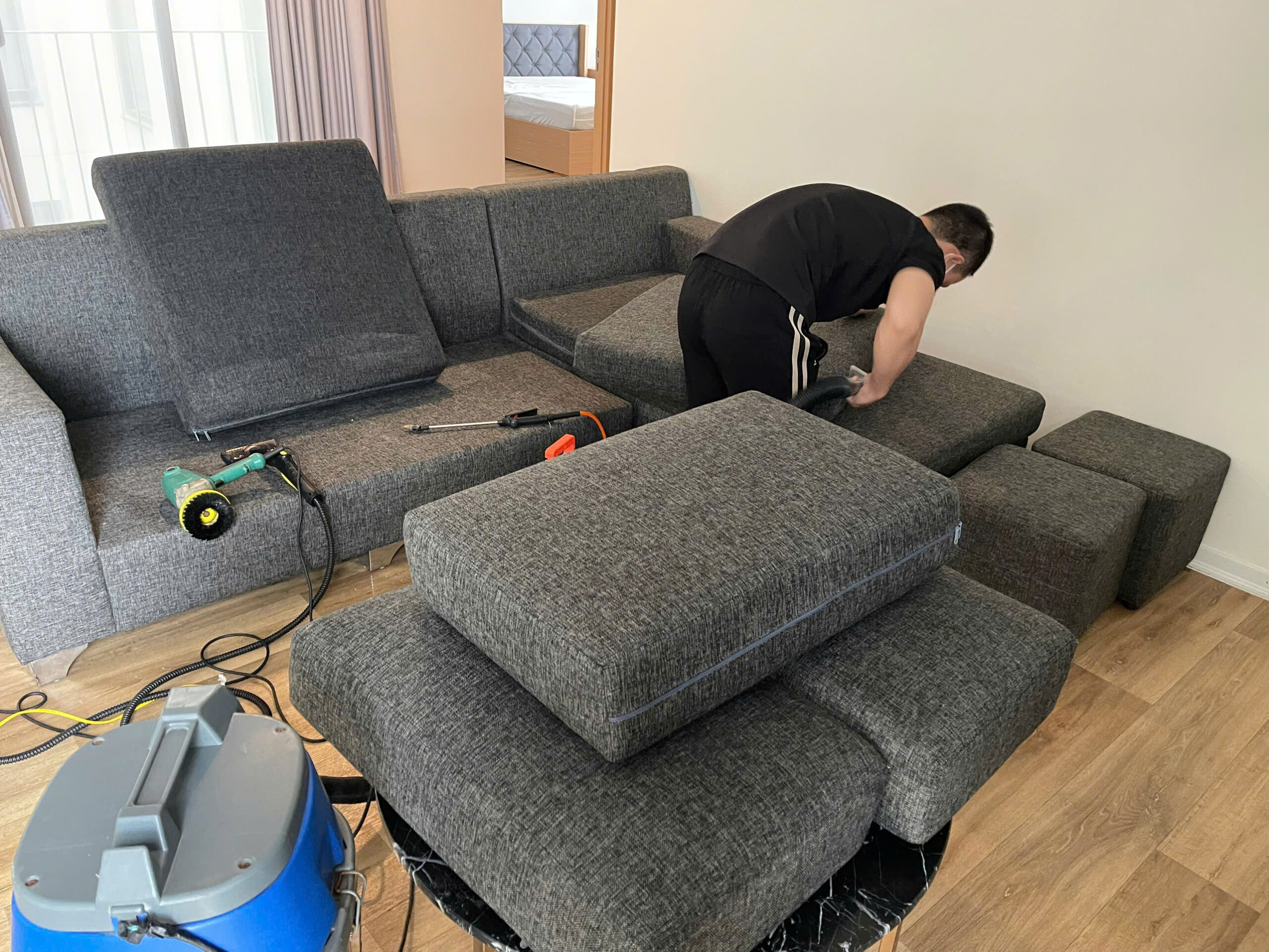 Sofa-steam-cleaning