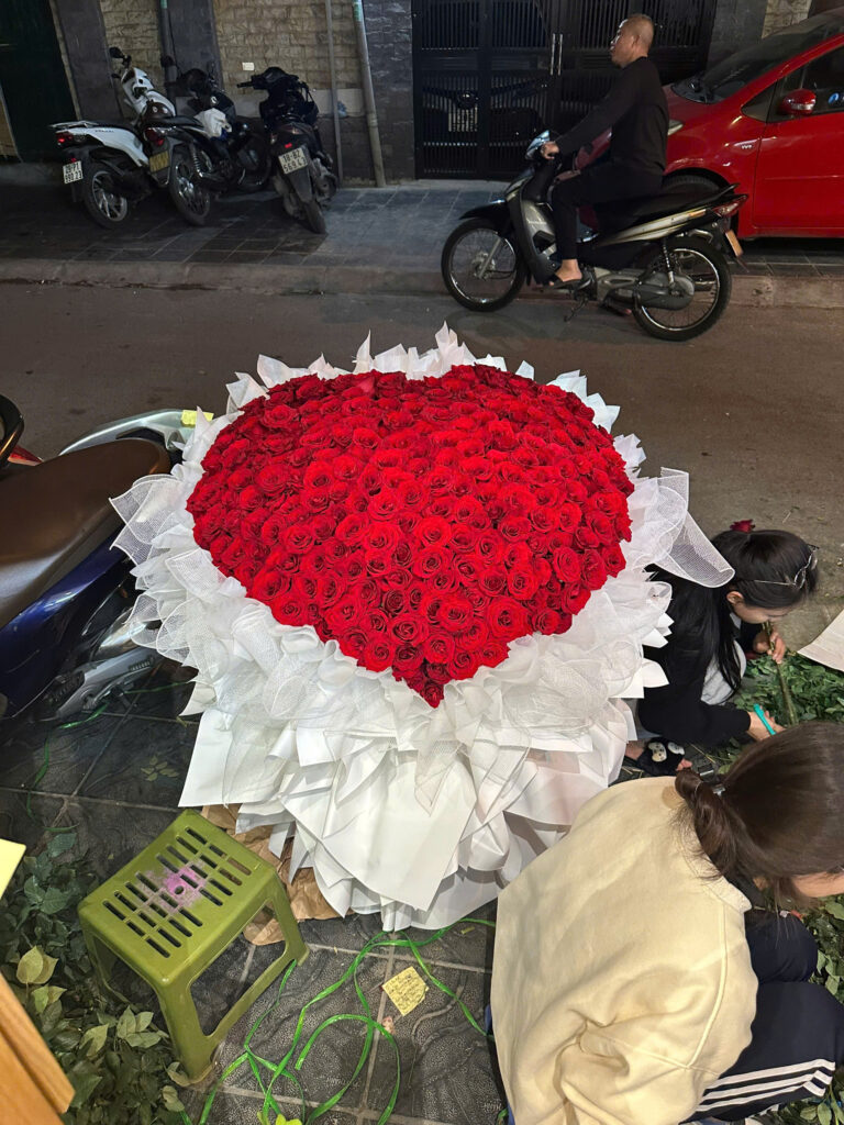 Huge-bouquet-of-roses