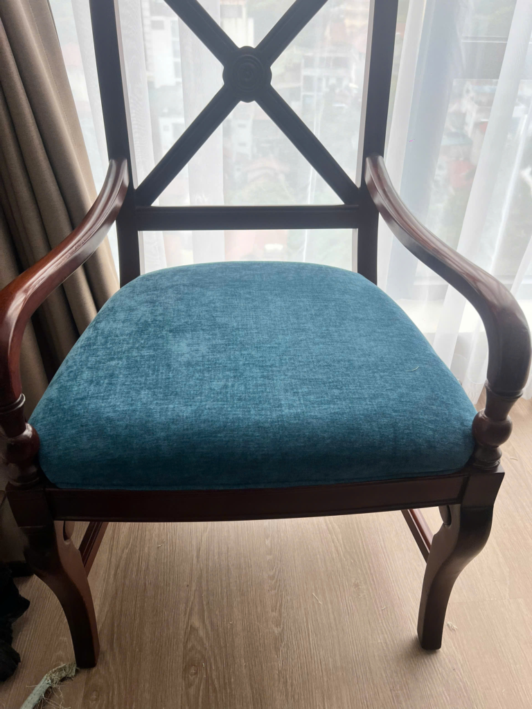 Upholstered dining chair